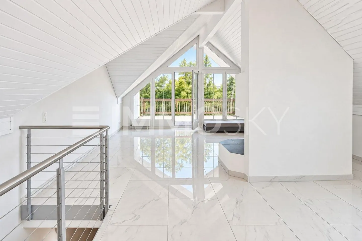 Exclusive living dream on two levels with balcony in Herrliberg - Photo 1 of 5