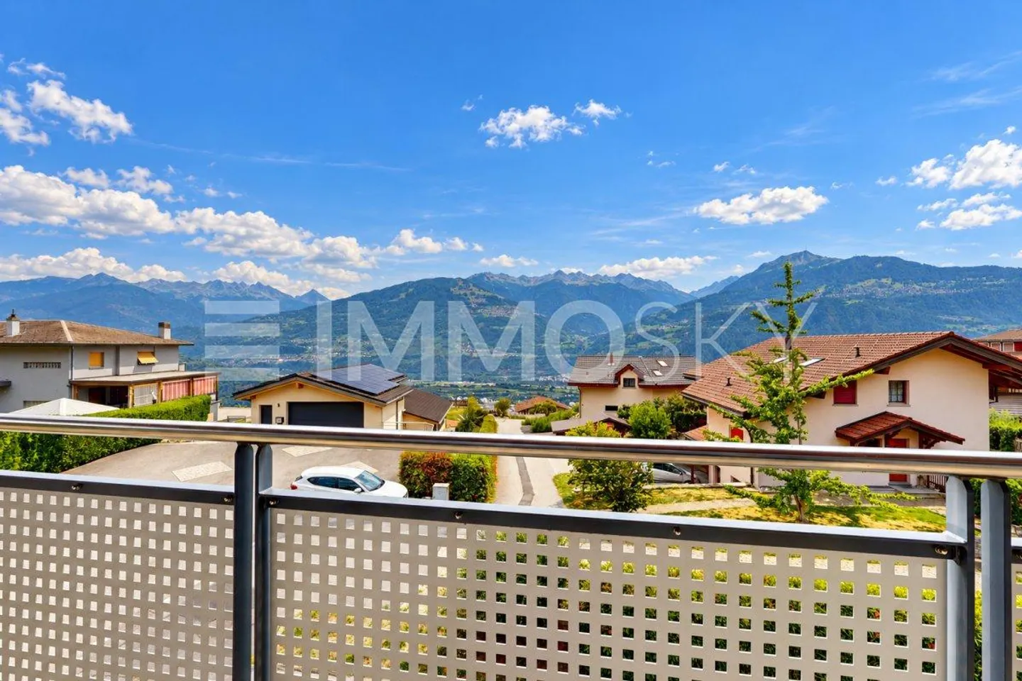 A bright and perfectly designed penthouse in the heart of Valais - Photo 1 of 5