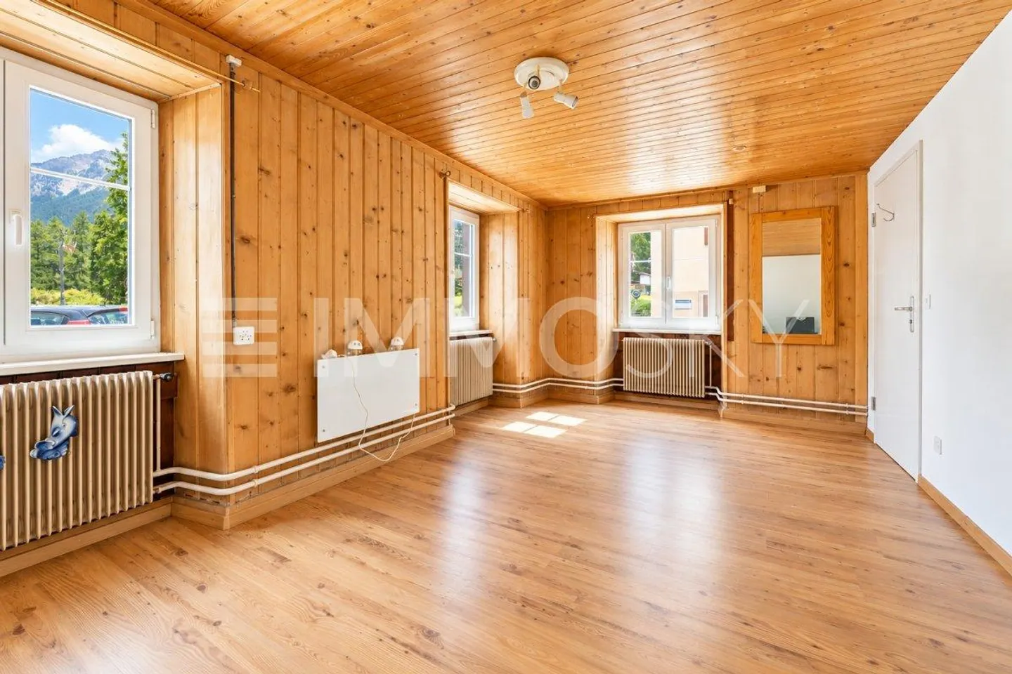 Characterful 3-Family House with Plenty of Scope for Design - Photo 4 of 5