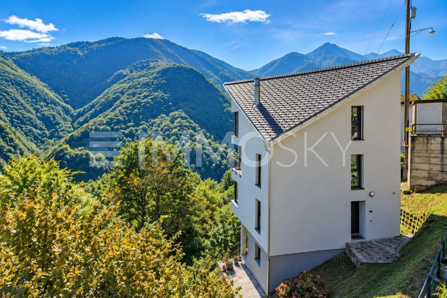 Incantevole Casa Familiare con Vista - Foto 1 di 5