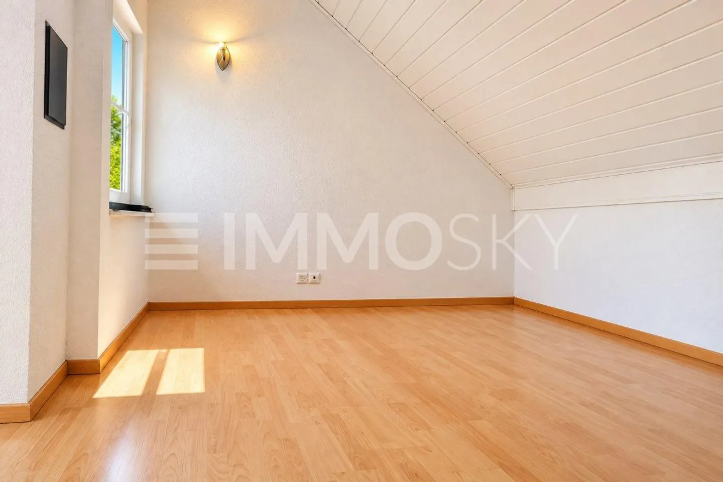 Grosszügige Dachwohnung mit Aussicht - Foto 4 von 5