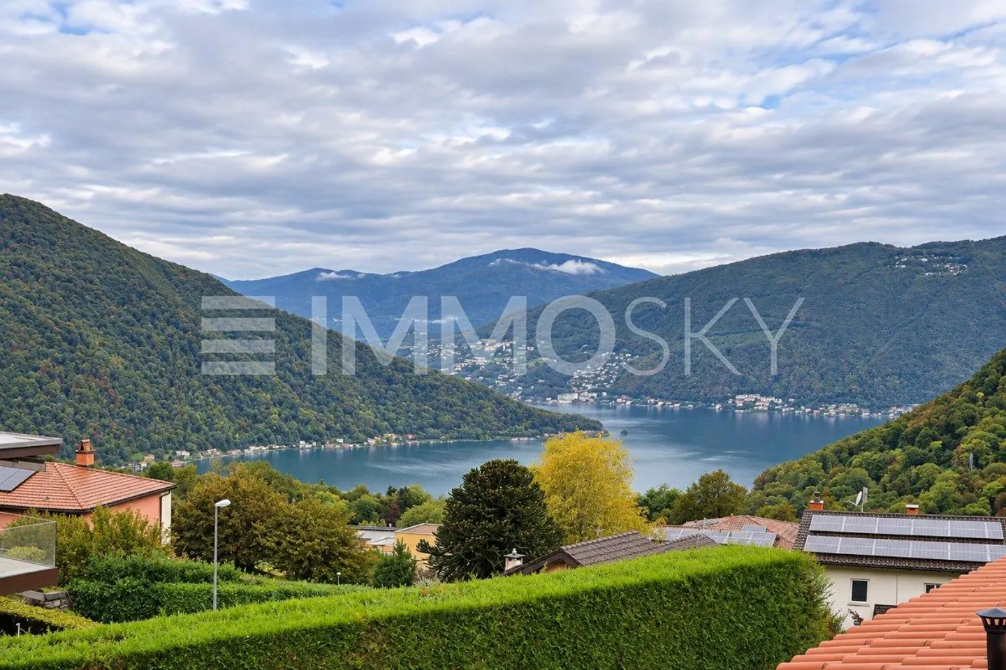 Villa con vista lago e piscina - Foto 4 di 4