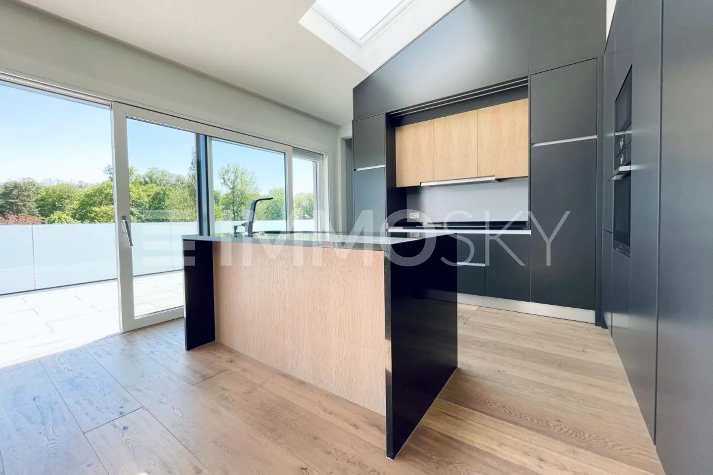 Vallamand: Panoramic view of the lake and premium finishes - Photo 3 of 5