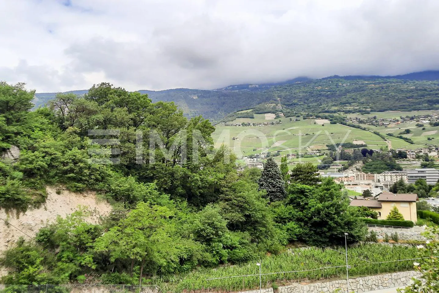 Exclusivité ImmoSky : Terrain à constuire avec vue unique - Photo 1 sur 4
