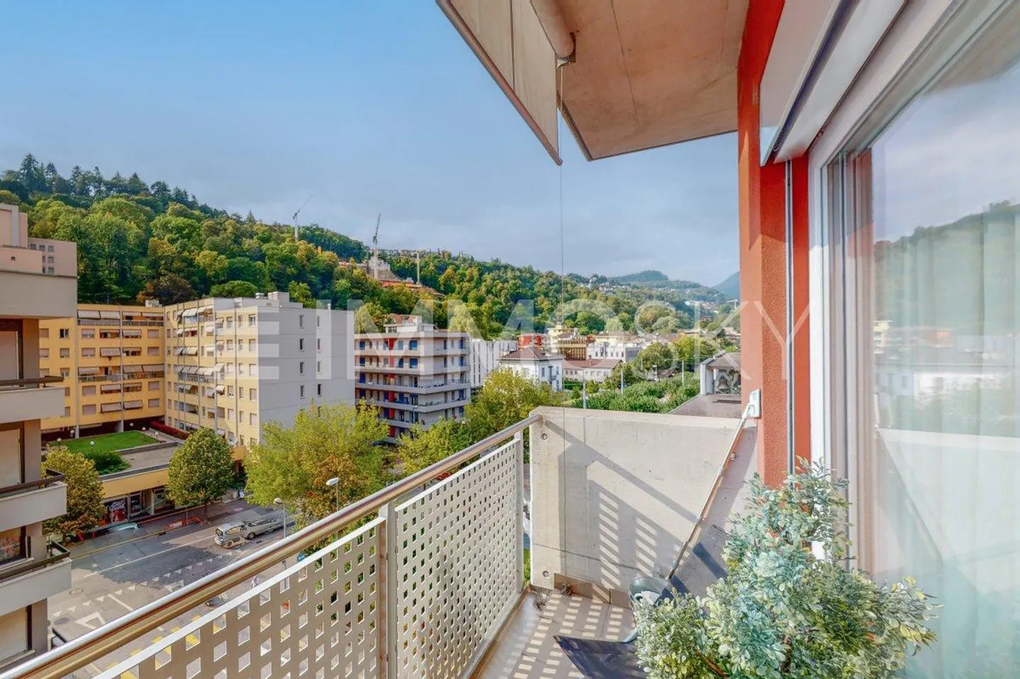 Opportunity to live in the city center, for holidays, for income, choose - Photo 1 of 4