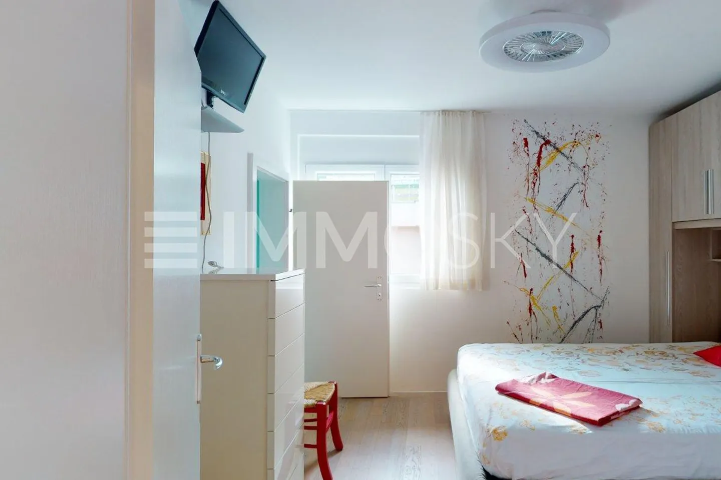 Opportunity to live in the city center, for holidays, for income, choose - Photo 3 of 4