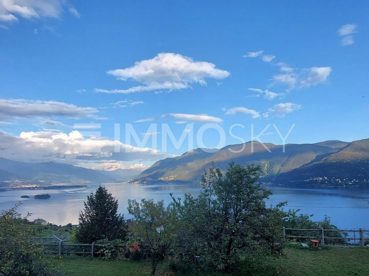 Lake Maggiore from your balcony, just for you - Photo 3 of 3