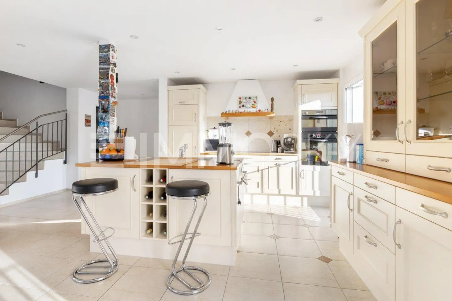 Plenty of space for the whole family - over 200m² of total usable area - Photo 3 of 5