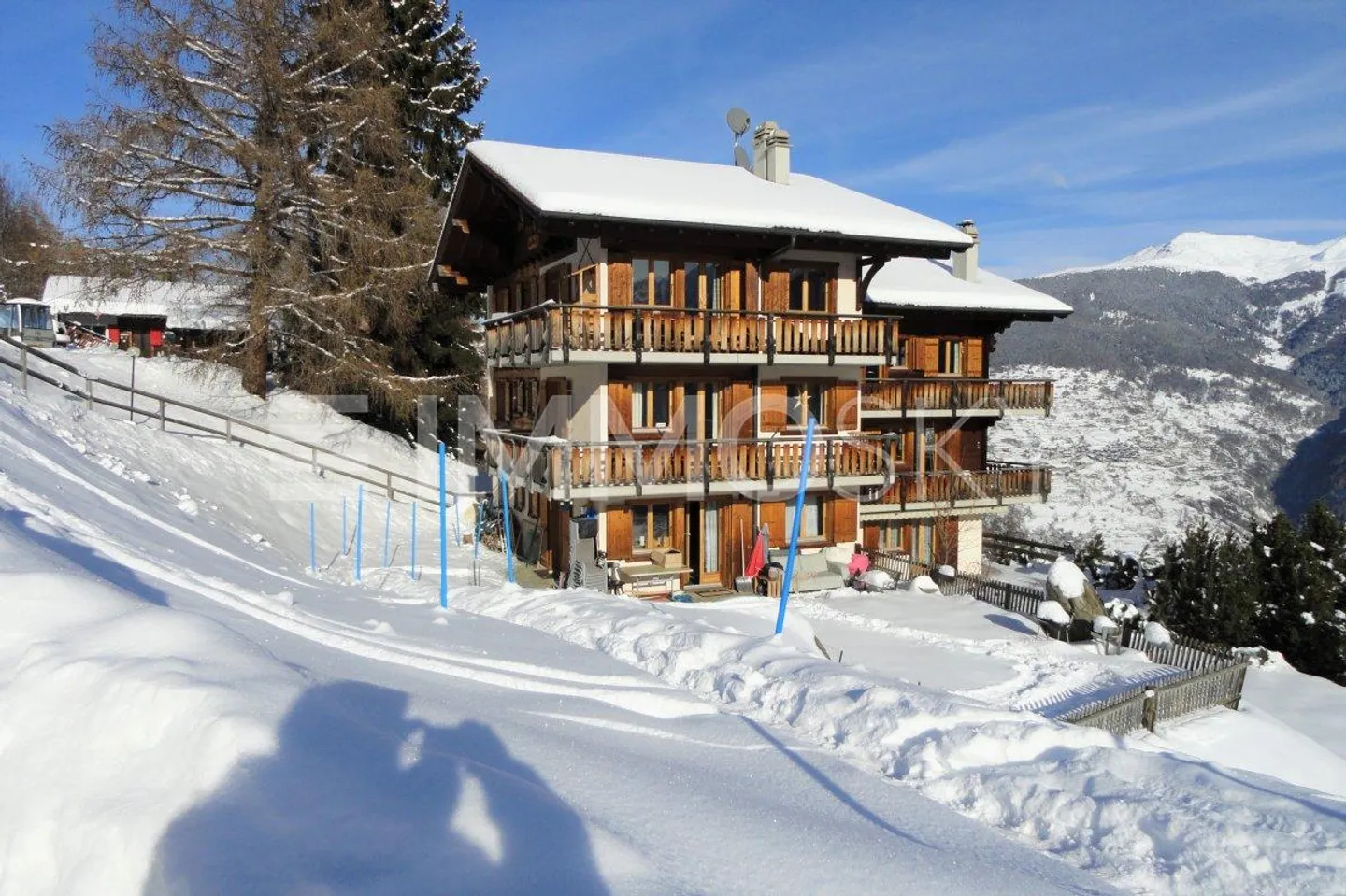 Close to the departure of the 4 Valleys ski lift! - Photo 1 of 5