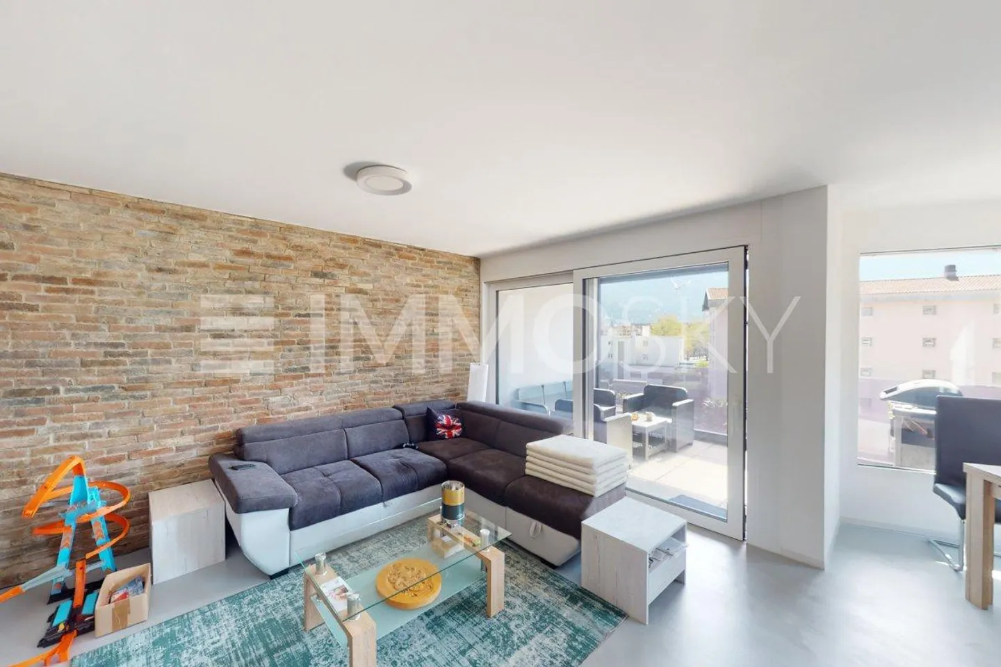Central location, quiet area, high-quality finishes - Photo 2 of 5