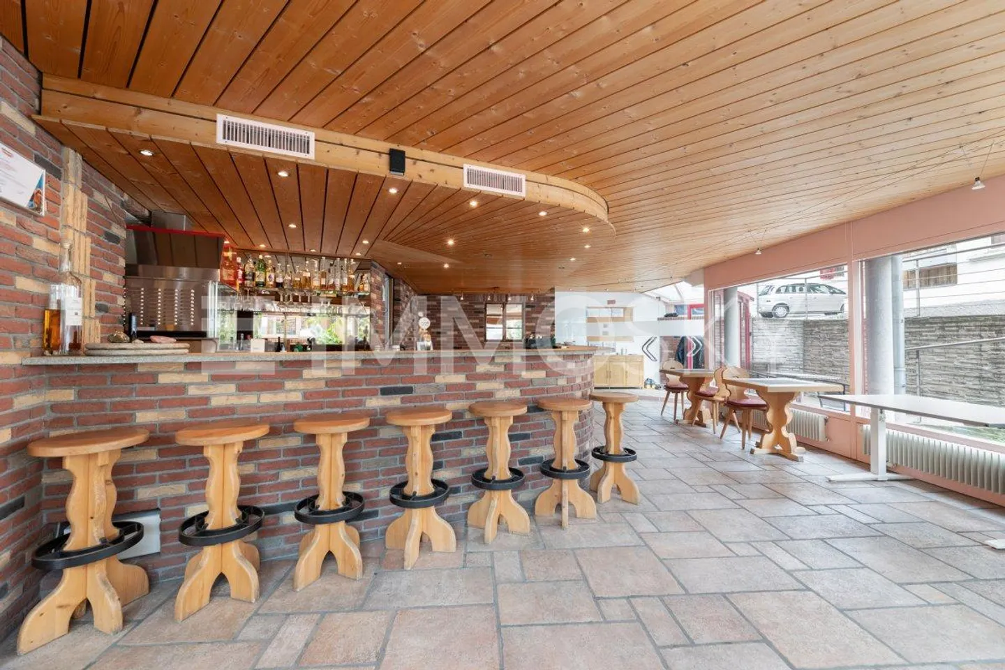 Opportunité exceptionnelle : Espace commercial avec un potentiel diversifié - Photo 1 sur 5