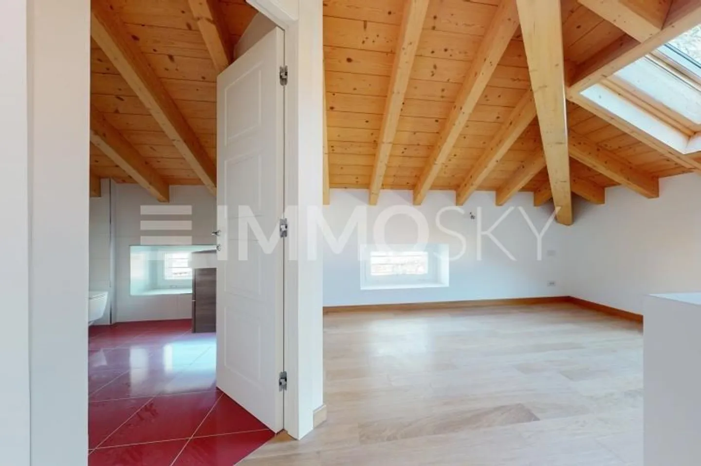 Luxuriöse Ausstattung in einer renovierten Villa im Liberty-Stil - Foto 3 von 5