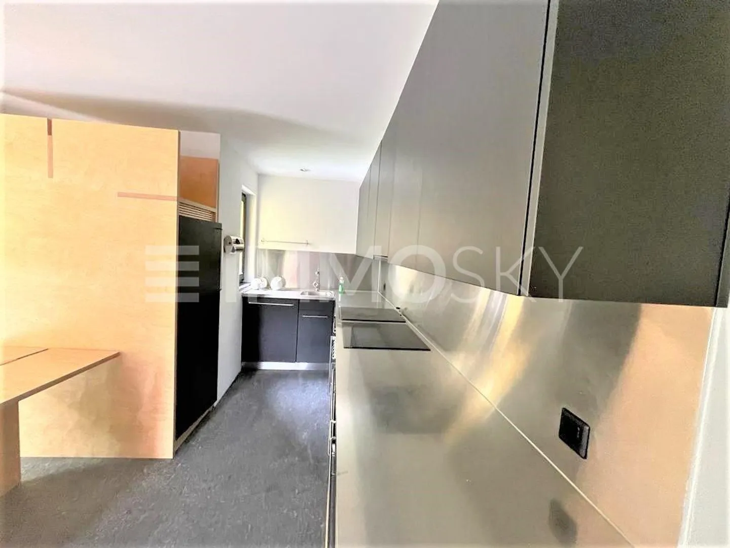 Spacious rooms and a unique atmosphere - also an income opportunity - Photo 3 of 5