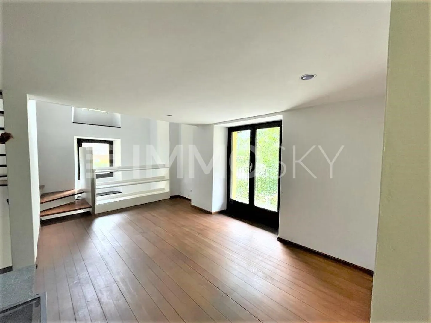 Spacious rooms and a unique atmosphere - also an income opportunity - Photo 5 of 5