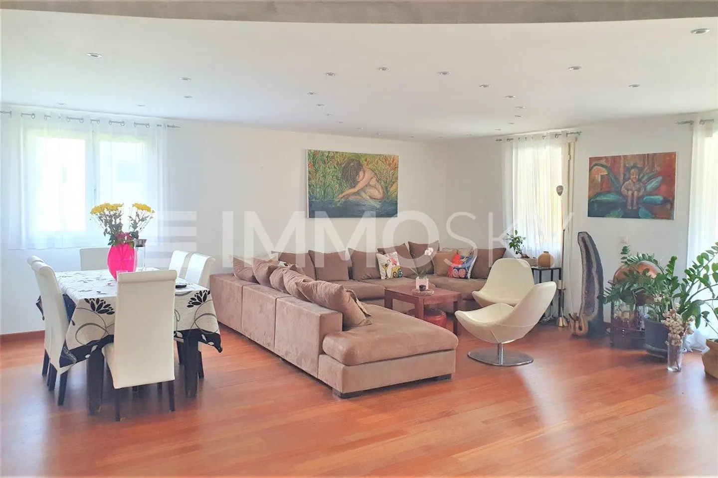 Ampi spazi luminosi a pochi passi da tutte le comodità - Photo 2 sur 5