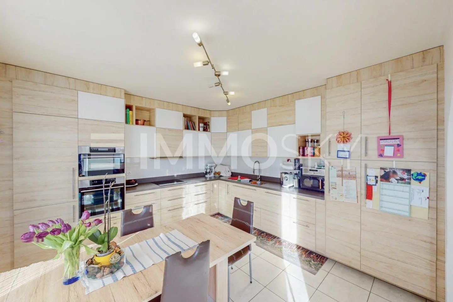 Must-see: 4.5-room apartment also suitable as a second home - Photo 3 of 5