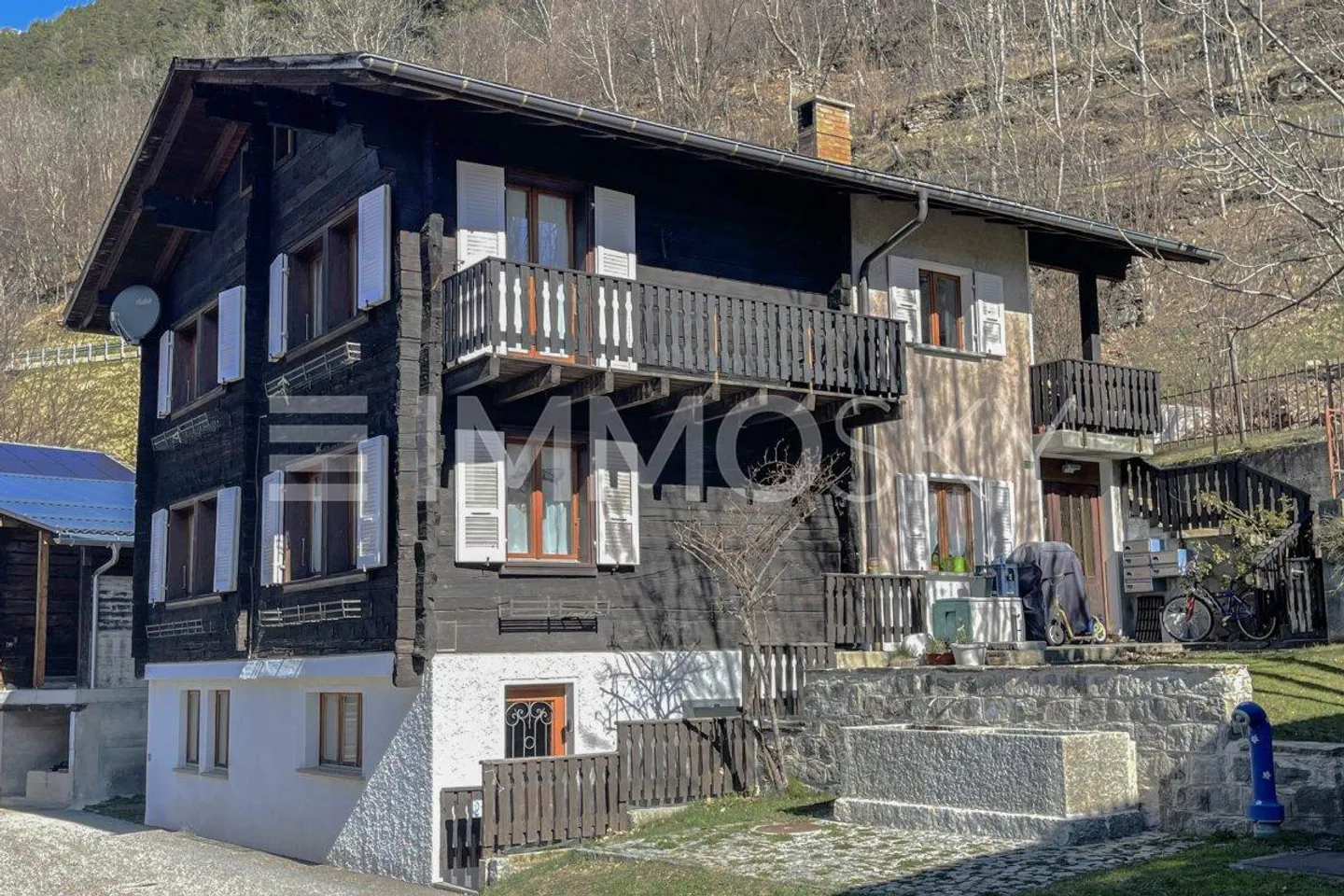 Location ou résidence - Maison avec 3 appartements à Osco Modrengo - Photo 1 sur 5
