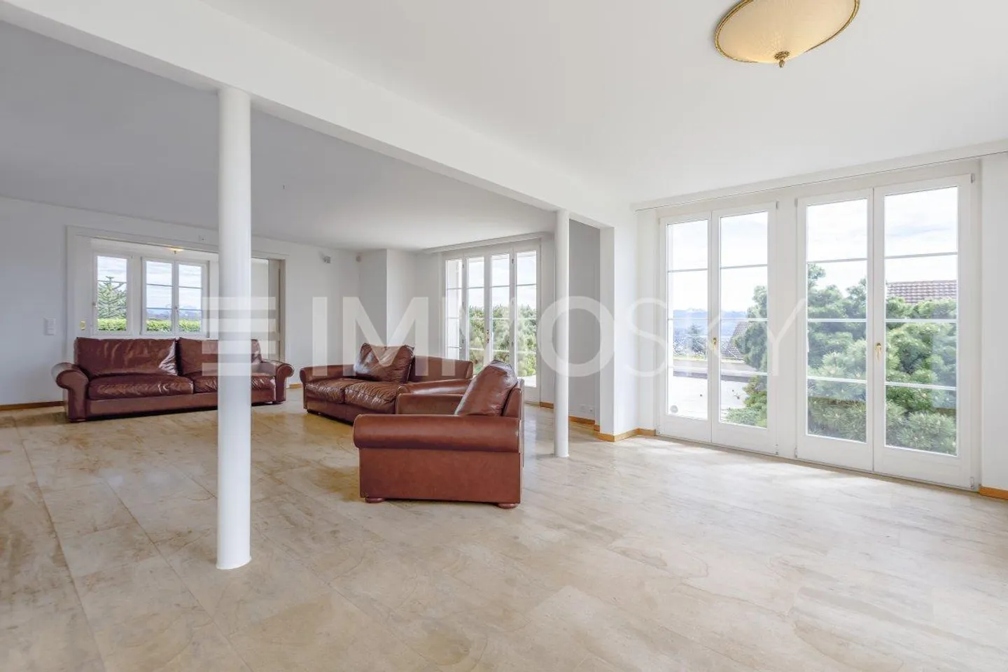 Maison d'exception de 12 pièces au coeur de Mont-sur-Rolle - Photo 5 sur 5