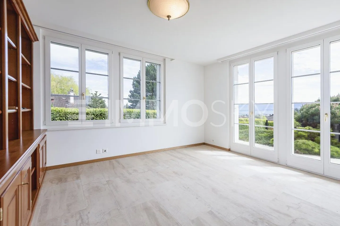 Maison d'exception de 12 pièces au coeur de Mont-sur-Rolle - Photo 3 sur 5
