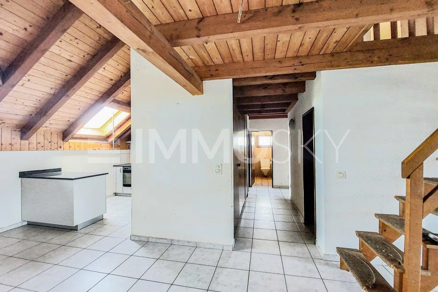 Habitation moderne avec escaliers et style - Photo 4 sur 5