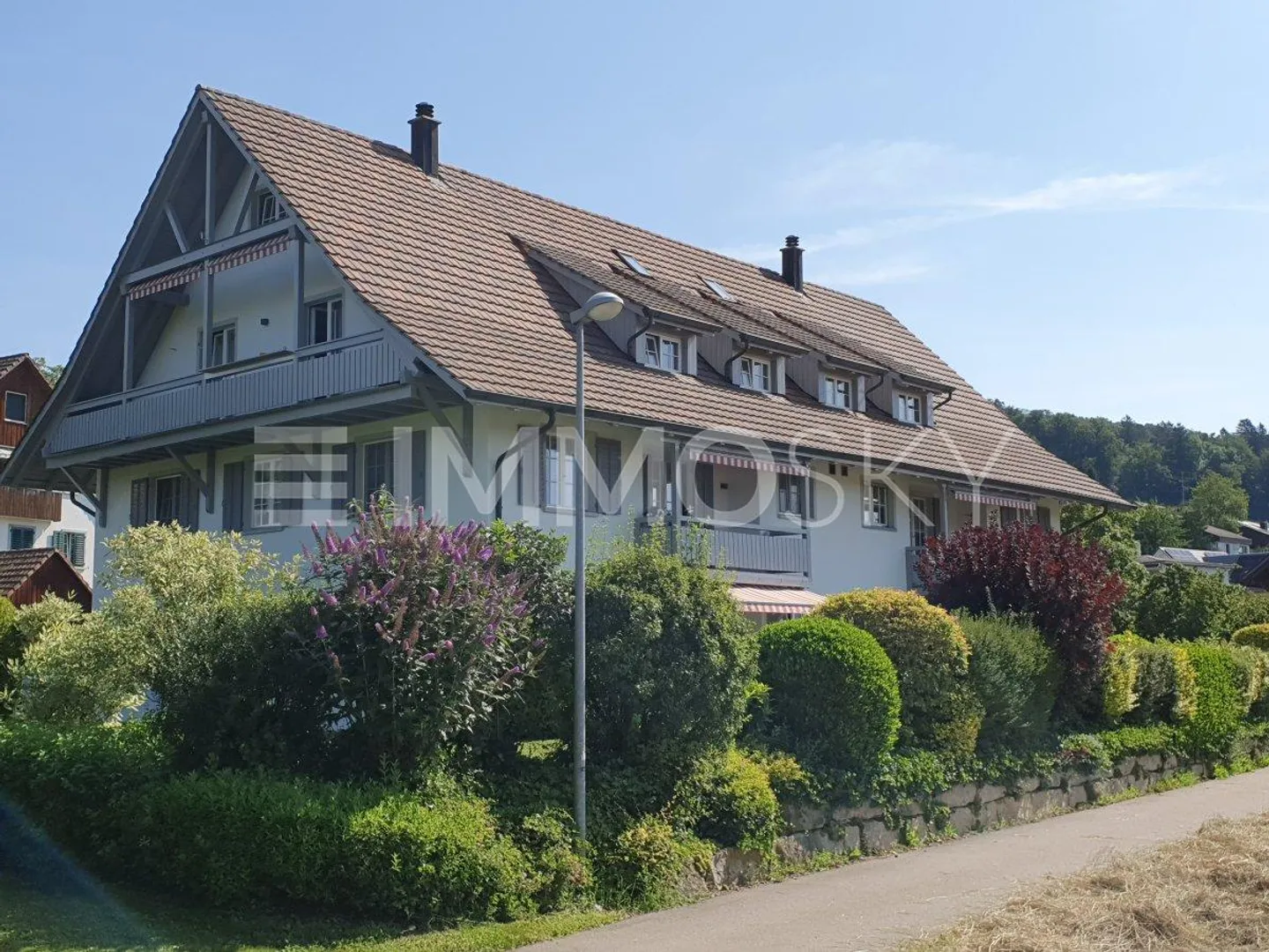  Charmante Dachgeschossoase mit Stil und Komfort - Foto 1 von 5