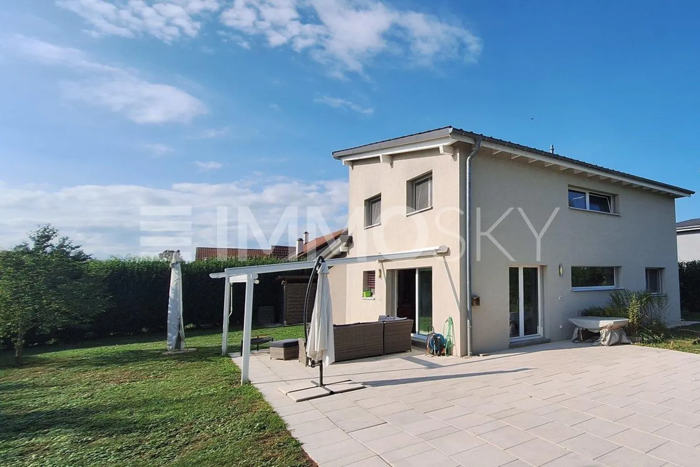 Villa moderna con vista libera - Foto 1 di 5