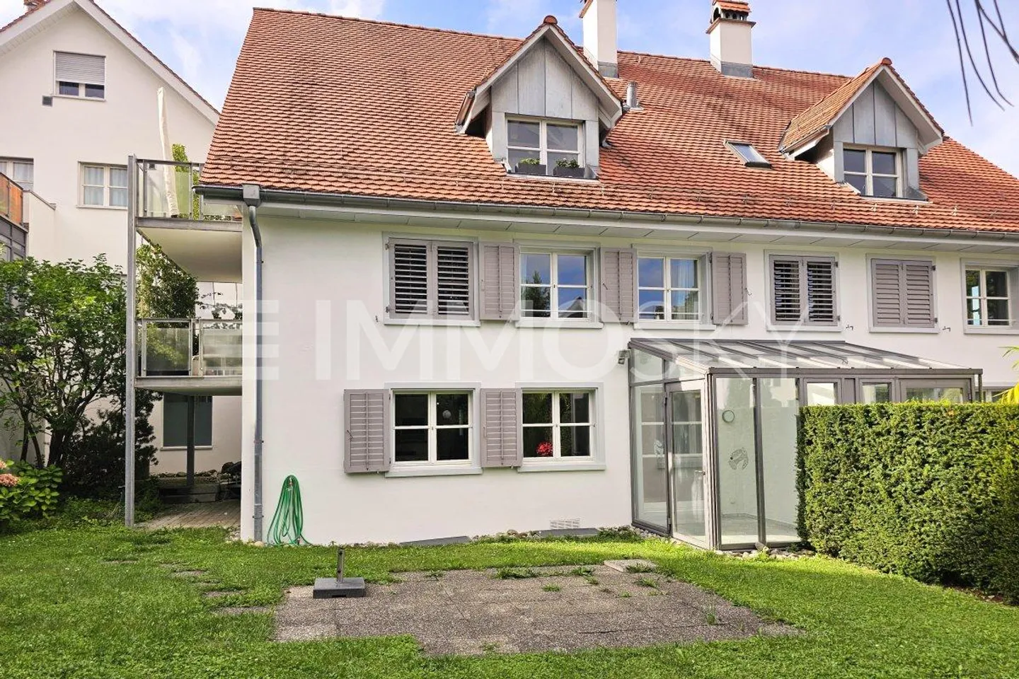 Wohnjuwel am Wasser mit Aussicht und Charme - Foto 1 von 5