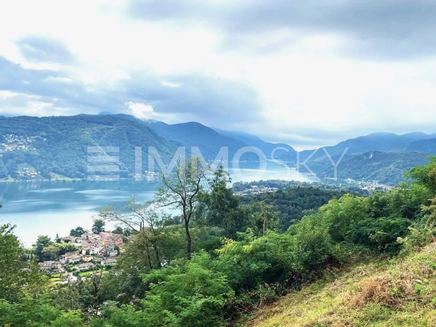 Atemberaubende Aussicht, genehmigte Lizenz, großes Potenzial - Foto 2 von 3