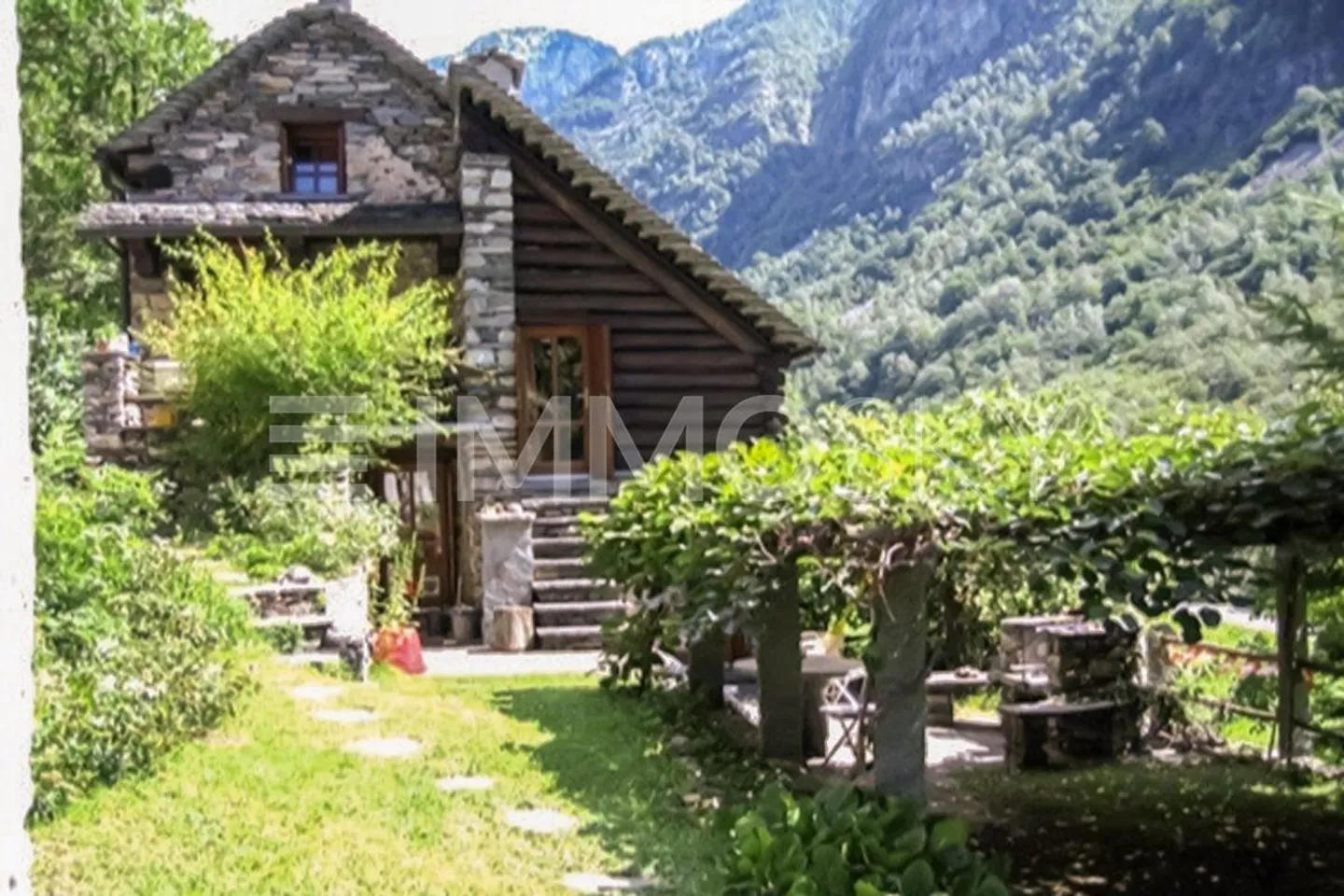 3 magnifiques maisons rustiques rénovées - revenus garantis - Photo 2 sur 5