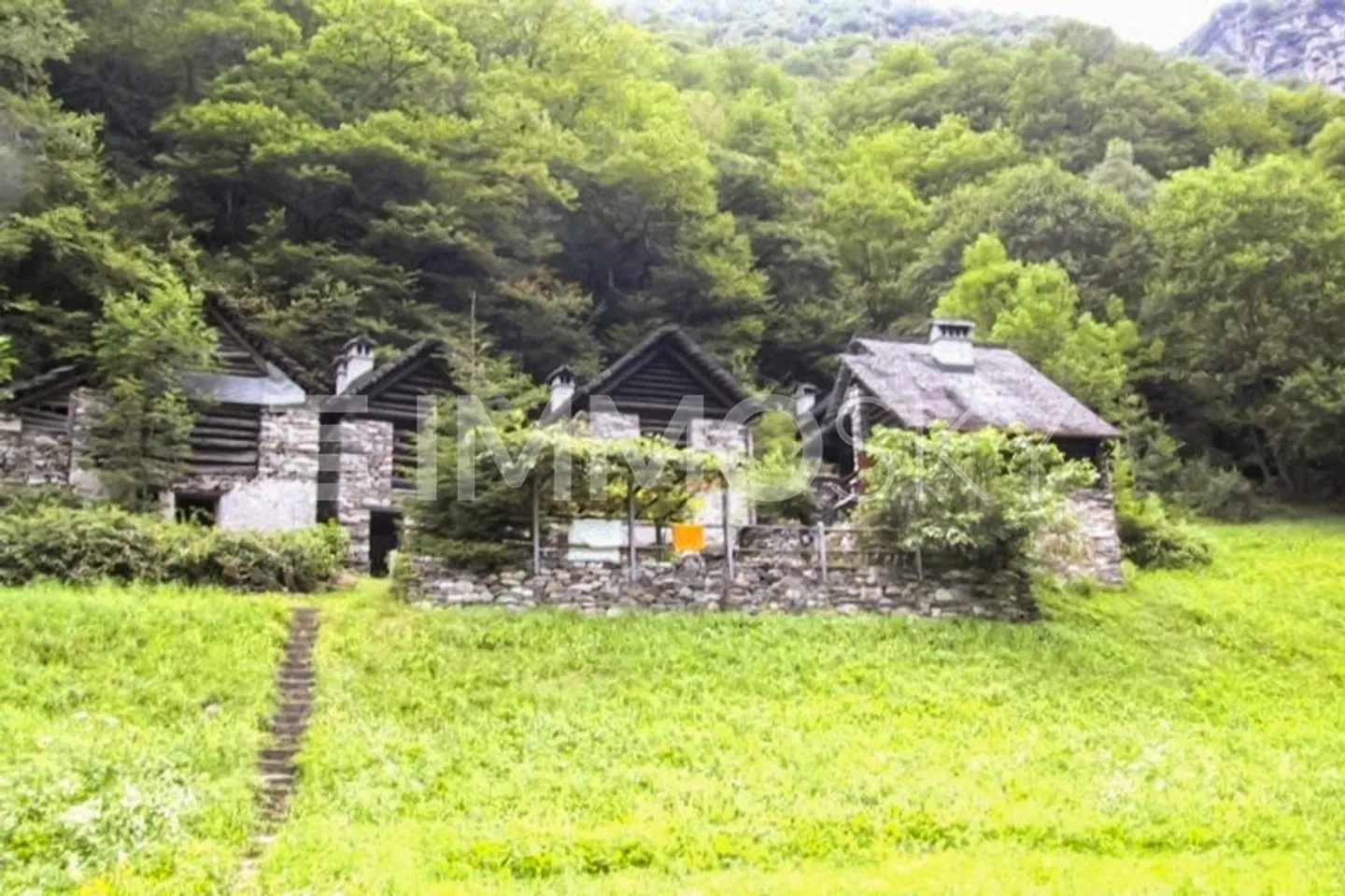 3 magnifiques maisons rustiques rénovées - revenus garantis - Photo 1 sur 5