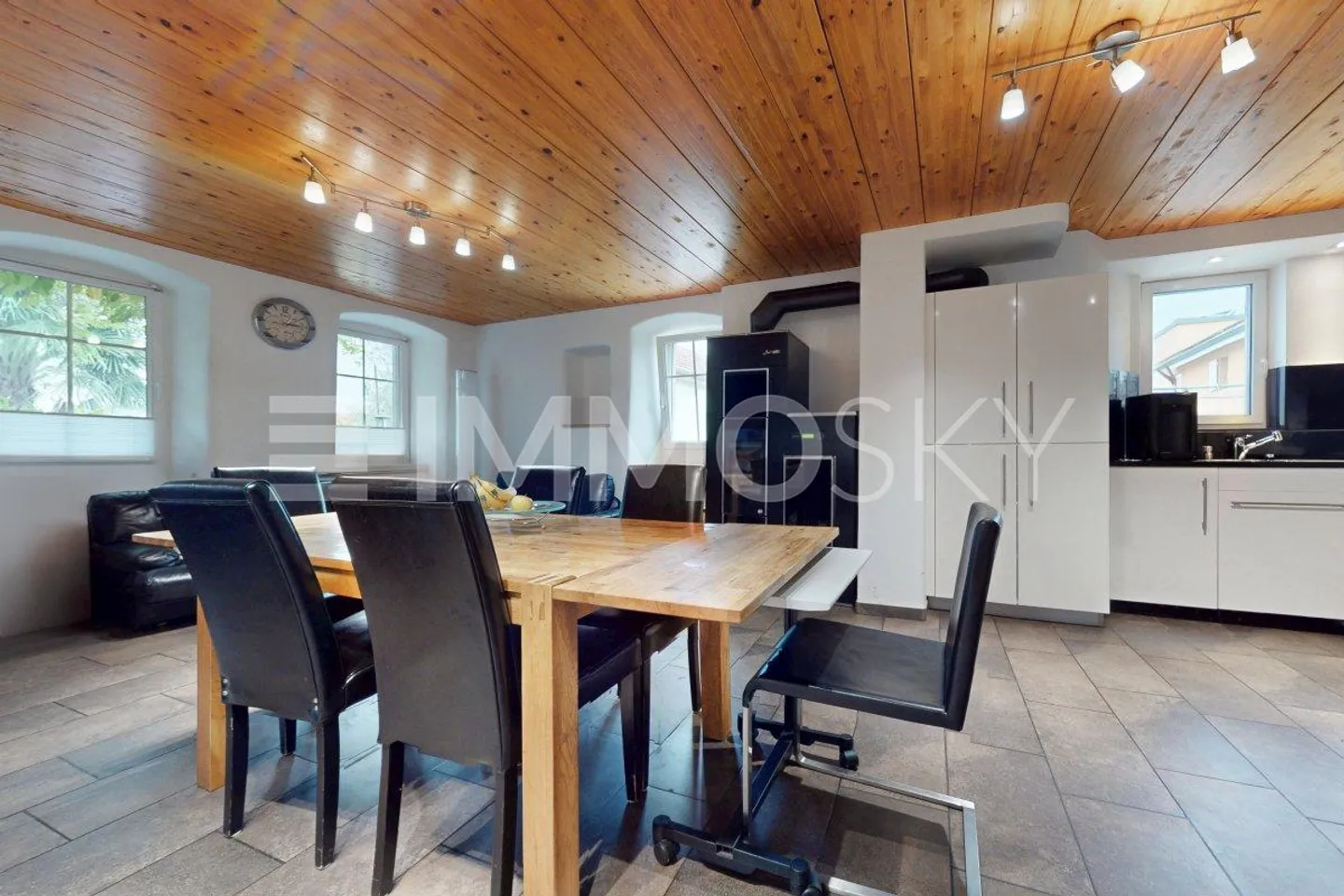 Eco-friendly house with large garden, a stone's throw from Yverdon - Photo 2 of 5
