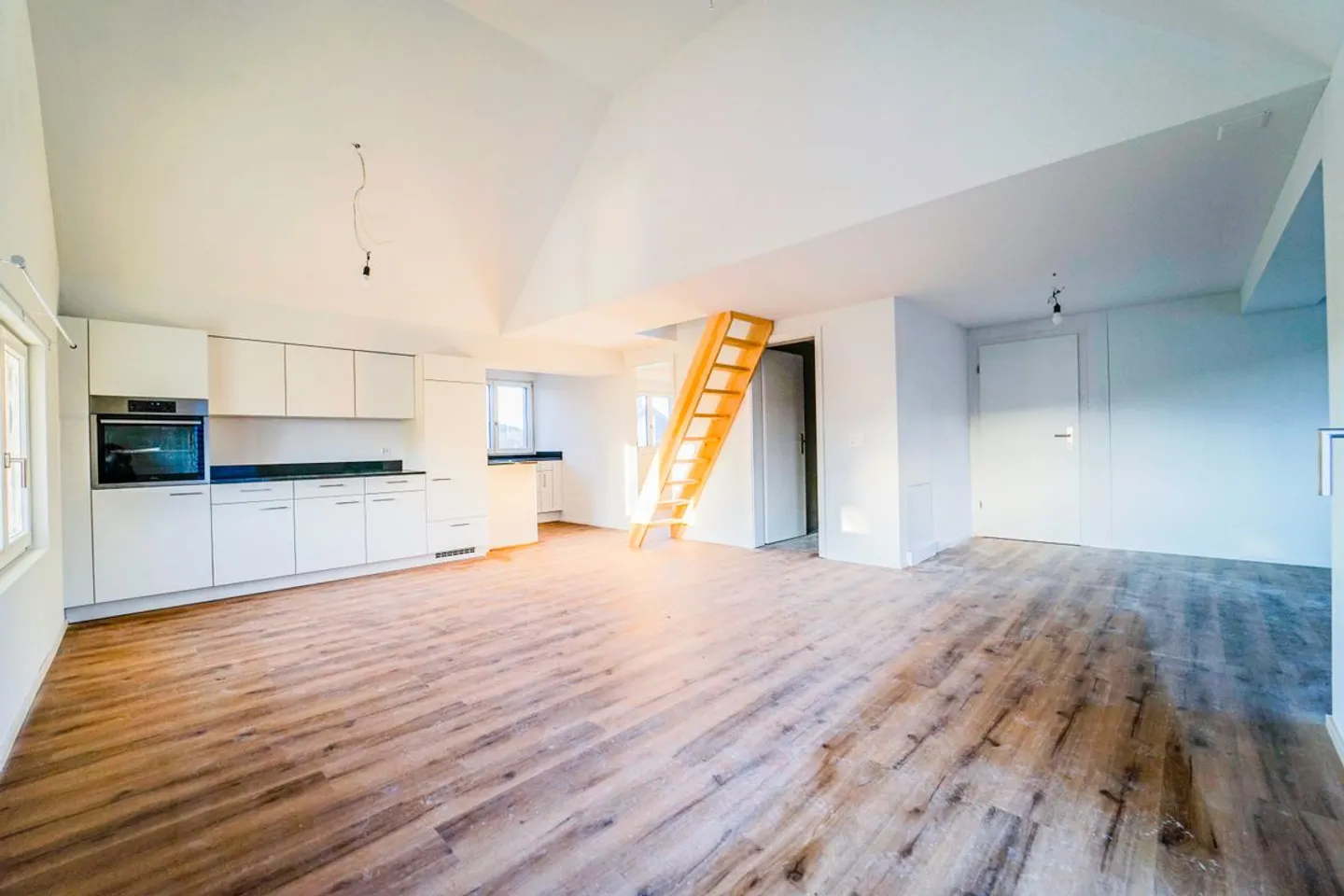 Newly renovated 3.5-room apartment for rent, Hauptwil TG - Photo 2 of 11
