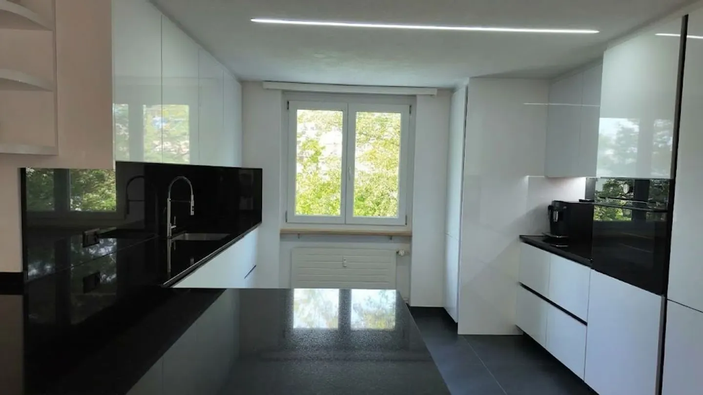 Appartement calme et confortable de 4,5 pièces avec balcon spacieux - Photo 7 sur 13