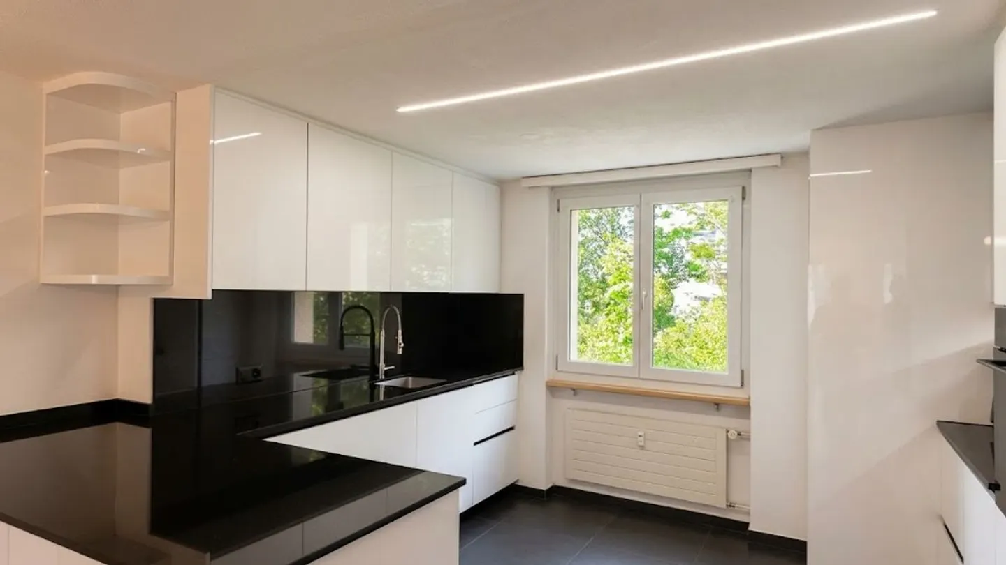 Appartement calme et confortable de 4,5 pièces avec balcon spacieux - Photo 6 sur 13