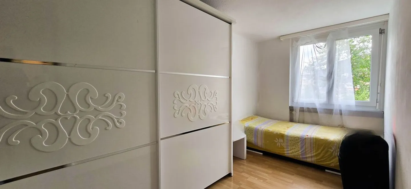 Quiet and cozy 4.5-room apartment with spacious balcony - Photo 10 of 13