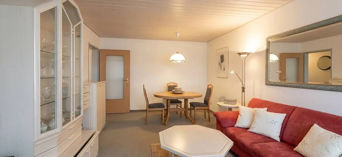 Appartement confortable de 3,5 pièces dans un bon emplacement - Photo 3 sur 13
