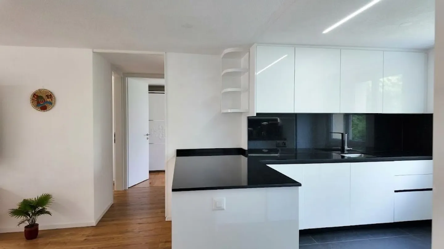 Appartement calme et confortable de 4,5 pièces avec balcon spacieux - Photo 5 sur 13