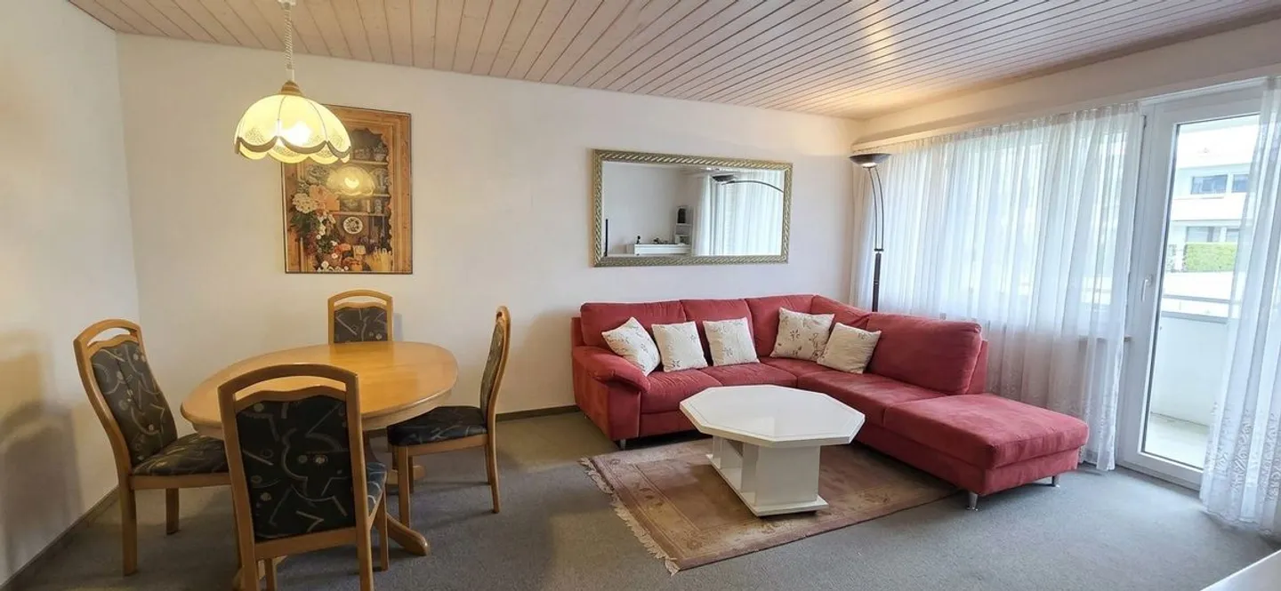 Appartement confortable de 3,5 pièces dans un bon emplacement - Photo 2 sur 13