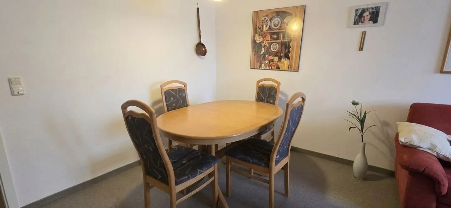 Appartement confortable de 3,5 pièces dans un bon emplacement - Photo 4 sur 13