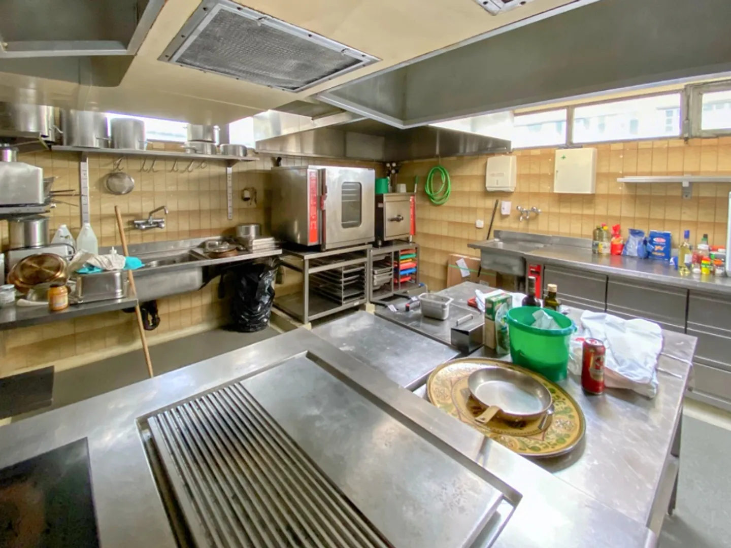 Gastronomy Kitchen / Production Kitchen for Catering in Grosshöchstetten - Photo 5 of 11