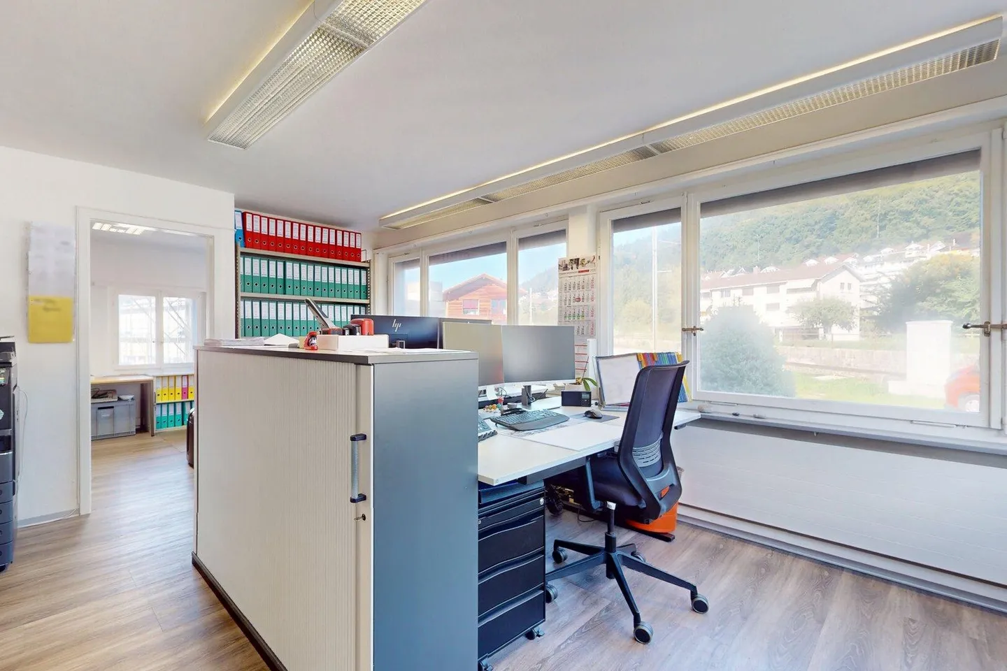 Espaces commerciaux spacieux à Heimberg - Photo 7 sur 13