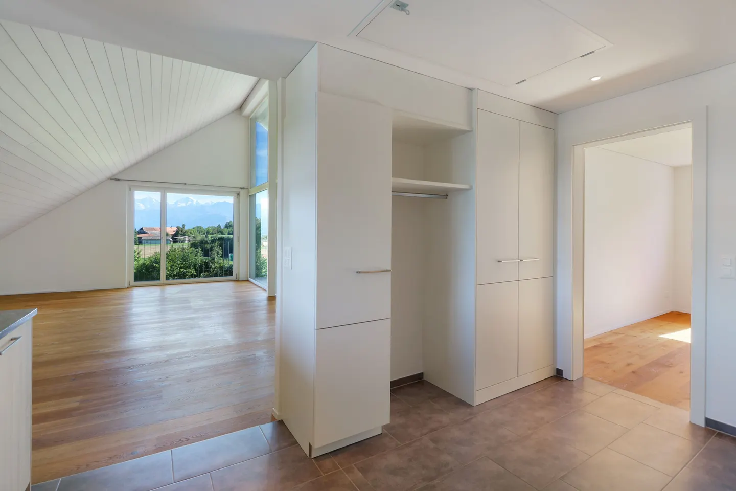 Wunderschöne 3.5-Zimmer-Dachwohnung mit Bergsicht und Lift - Foto 12 von 13