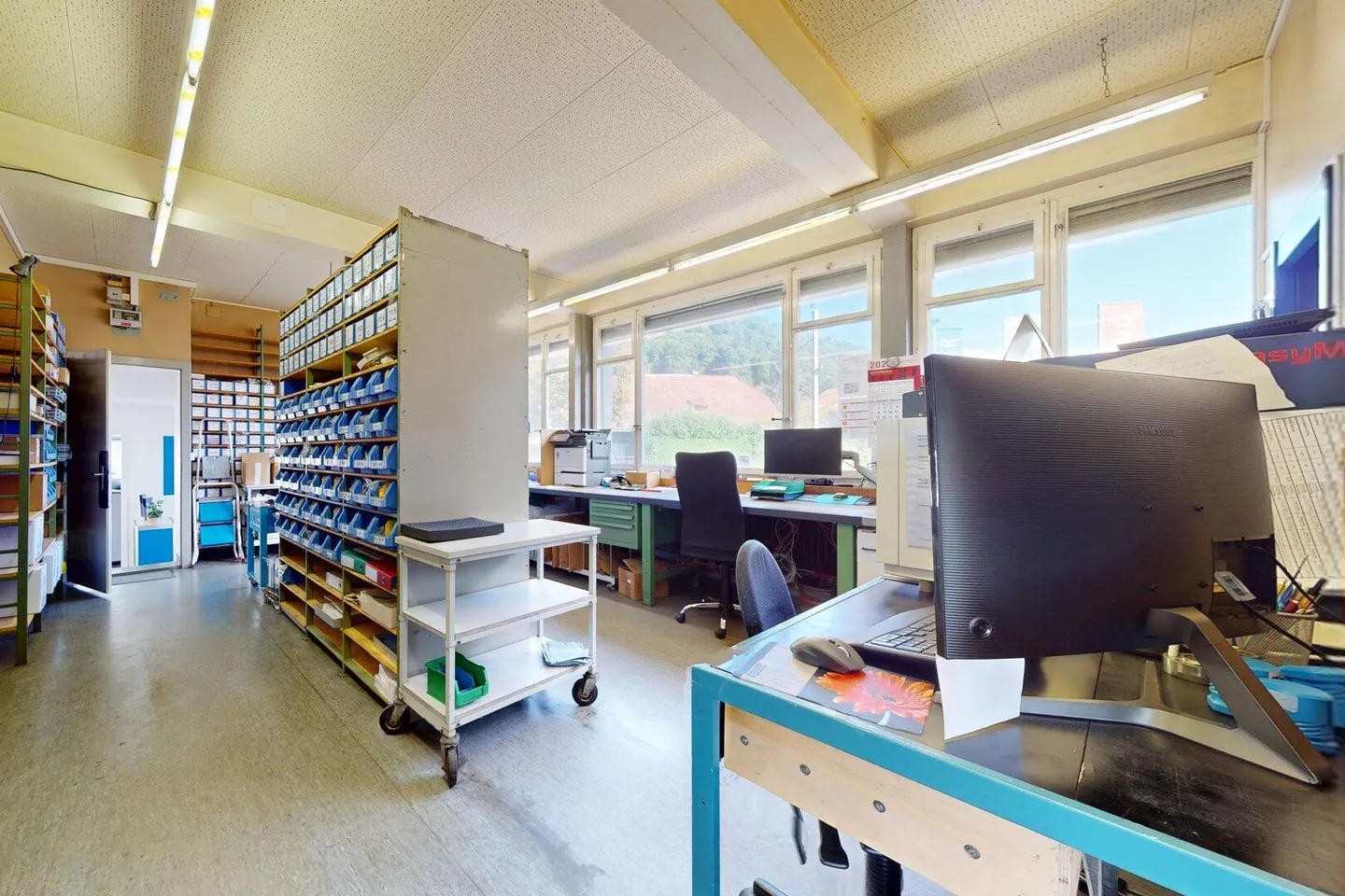 Espaces commerciaux spacieux à Heimberg - Photo 8 sur 13