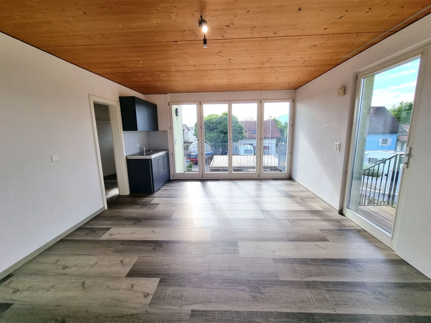 Helles Studio mit Balkon in Wolfwil - Foto 4 von 8