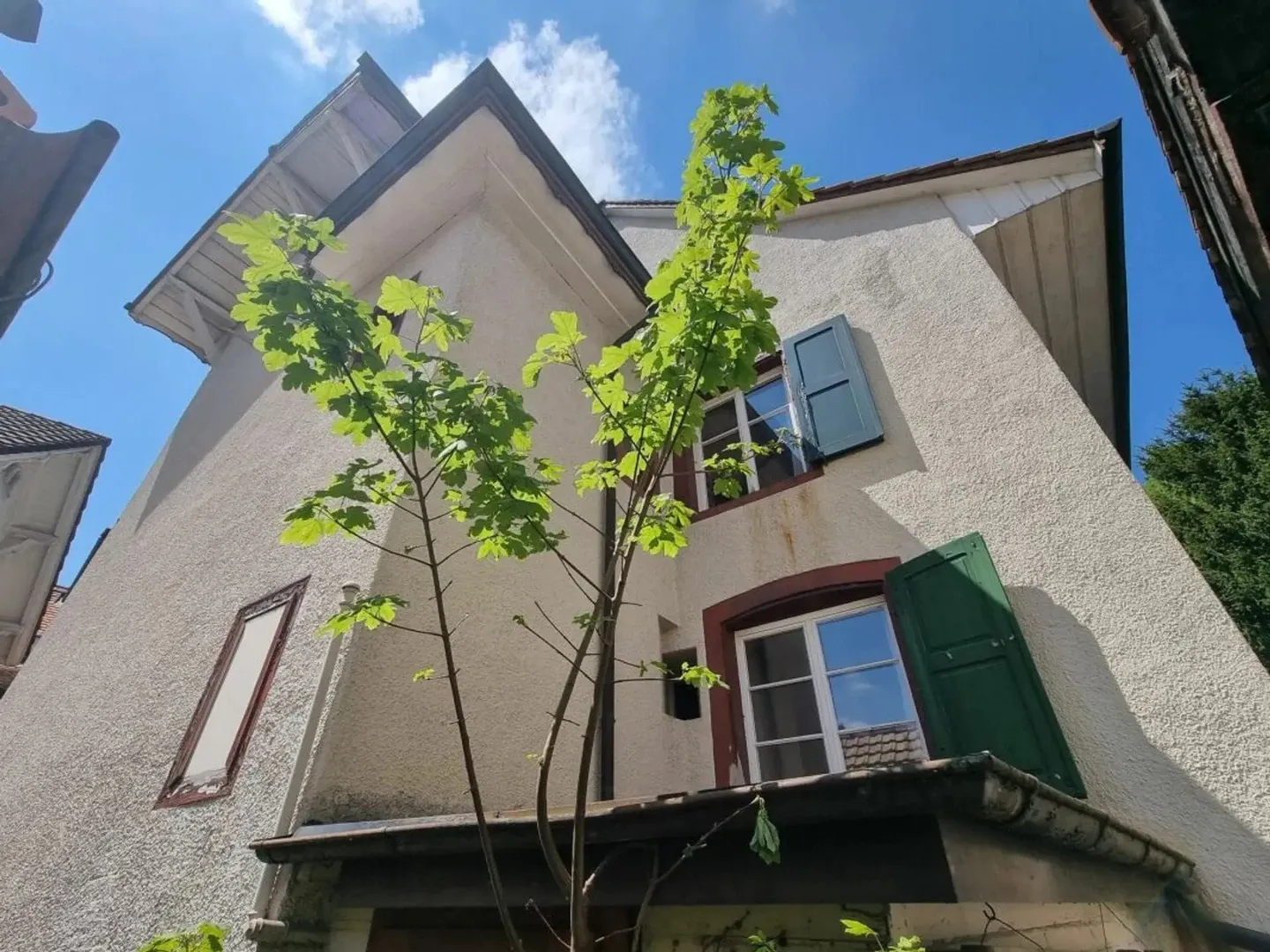 Casa caratteristica per 3 famiglie con potenziale in vendita a Hölstein - Foto 4 di 13
