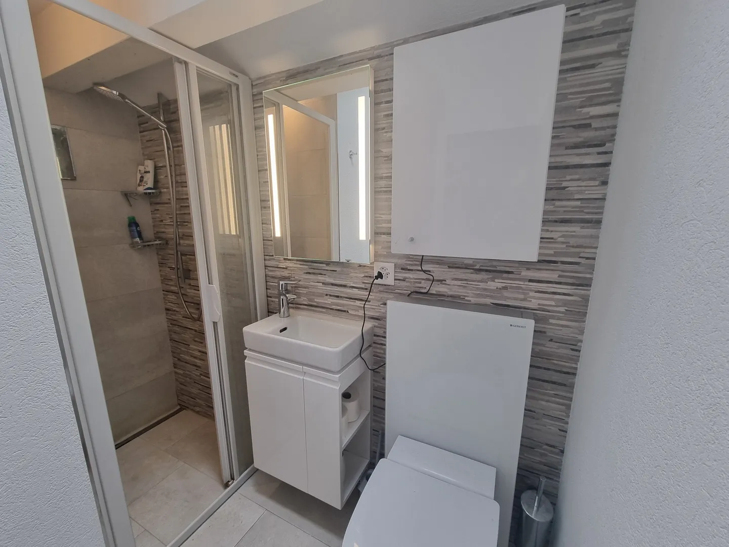 Maison individuelle de 6,5 pièces avec grand jardin à Lupsingen - Photo 8 sur 13