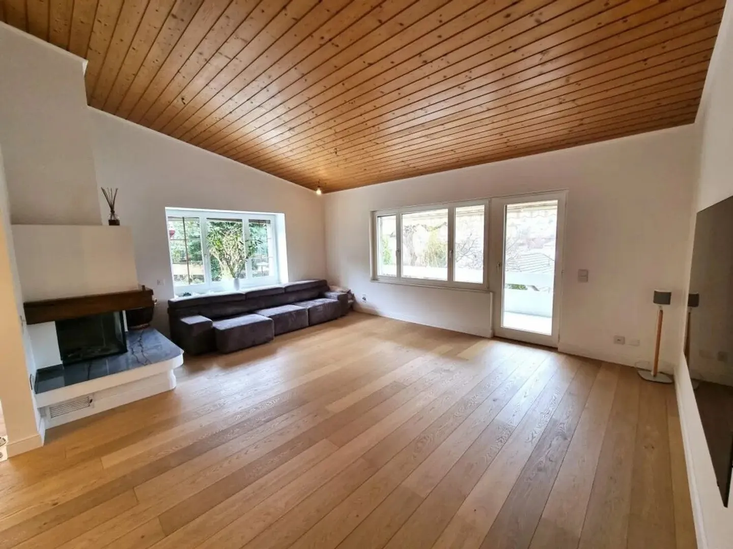 Maison individuelle de 5,5 pièces, rénovée, grand jardin - Acheter Niederdorf - Photo 4 sur 13