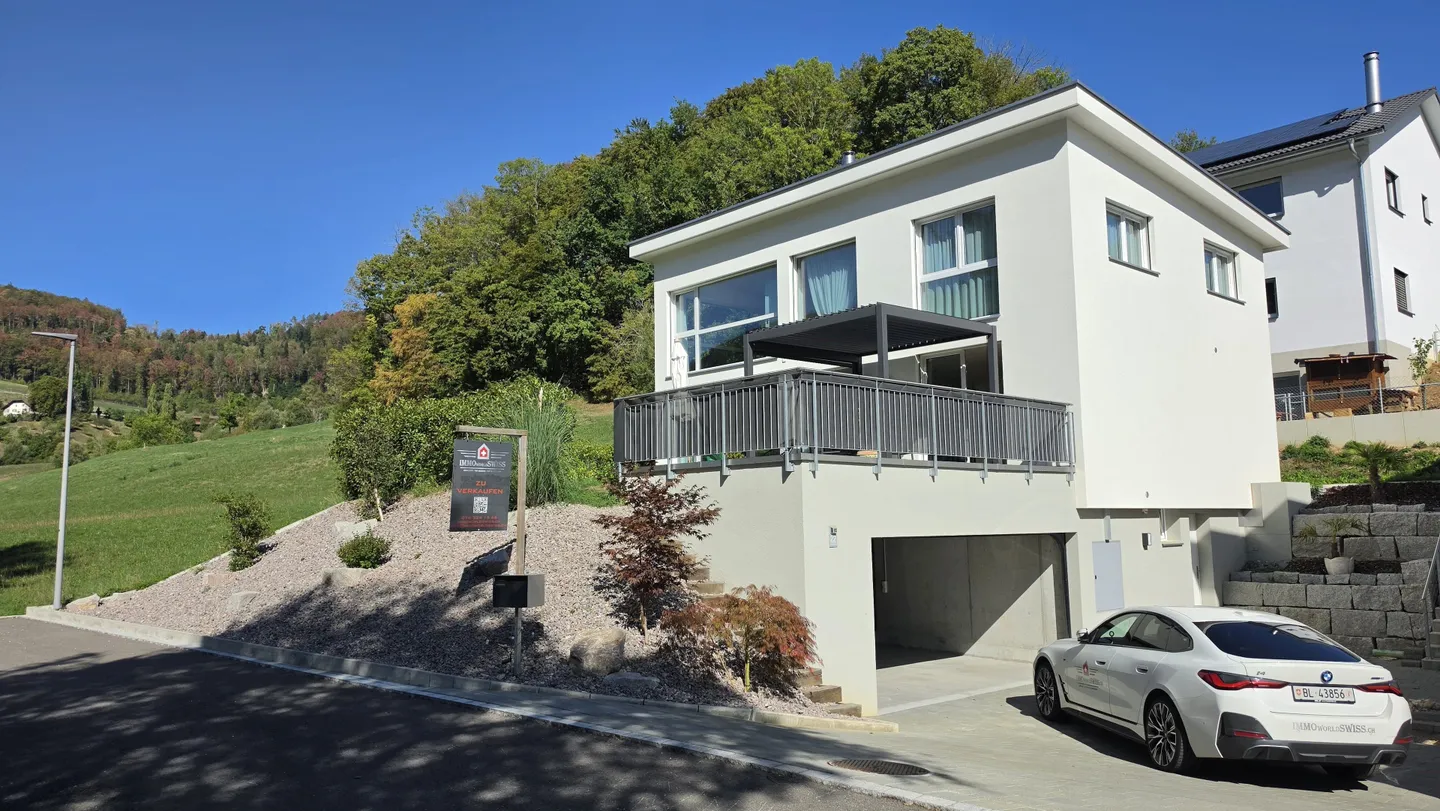 5.5-Zi.-Haus mit Terrasse & Doppelgarage in Reigoldswil kaufen - Photo 1 of 13