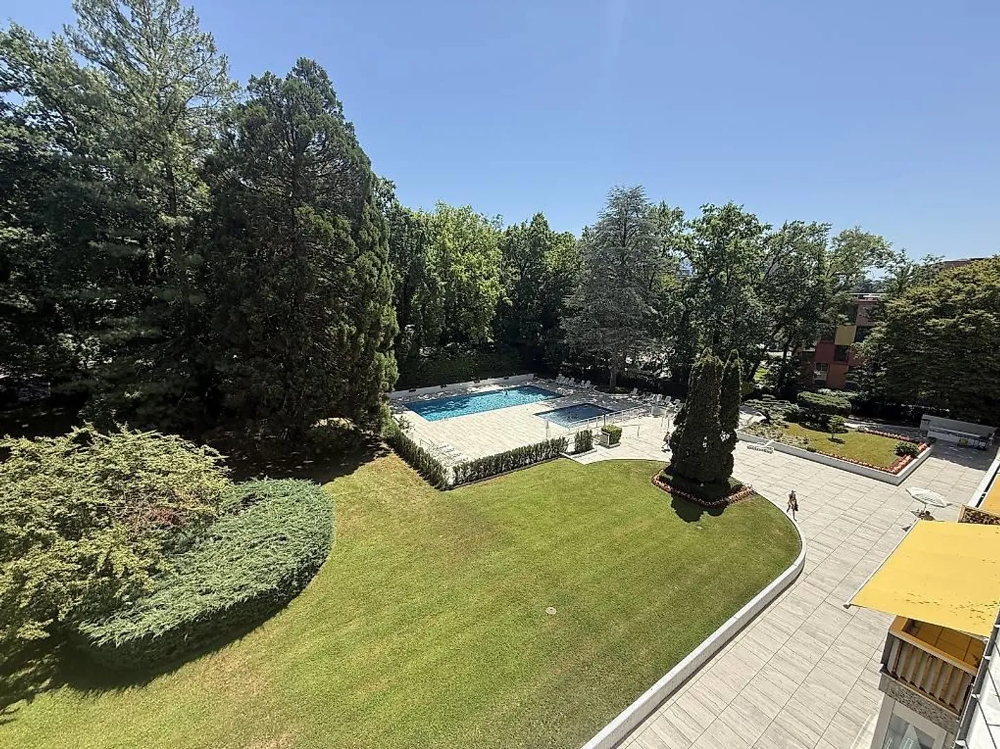 Renovated studio of 42 m² in Chêne-Bougeries - High-end amenities with pools and park - Photo 4 of 13
