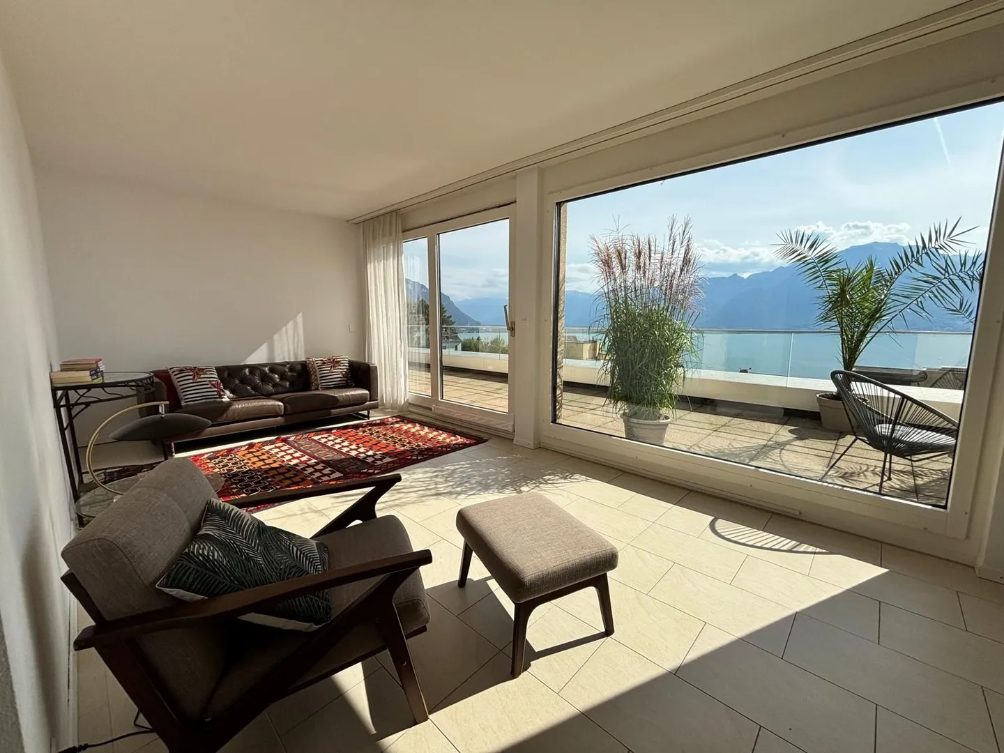 Splendide Attique avec une vue panoramique sur le lac - Photo 10 sur 13